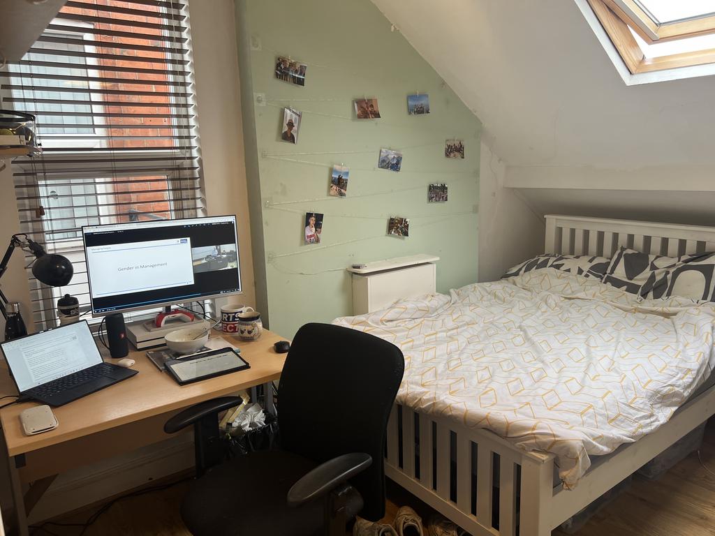 Bedroom 21.JPG