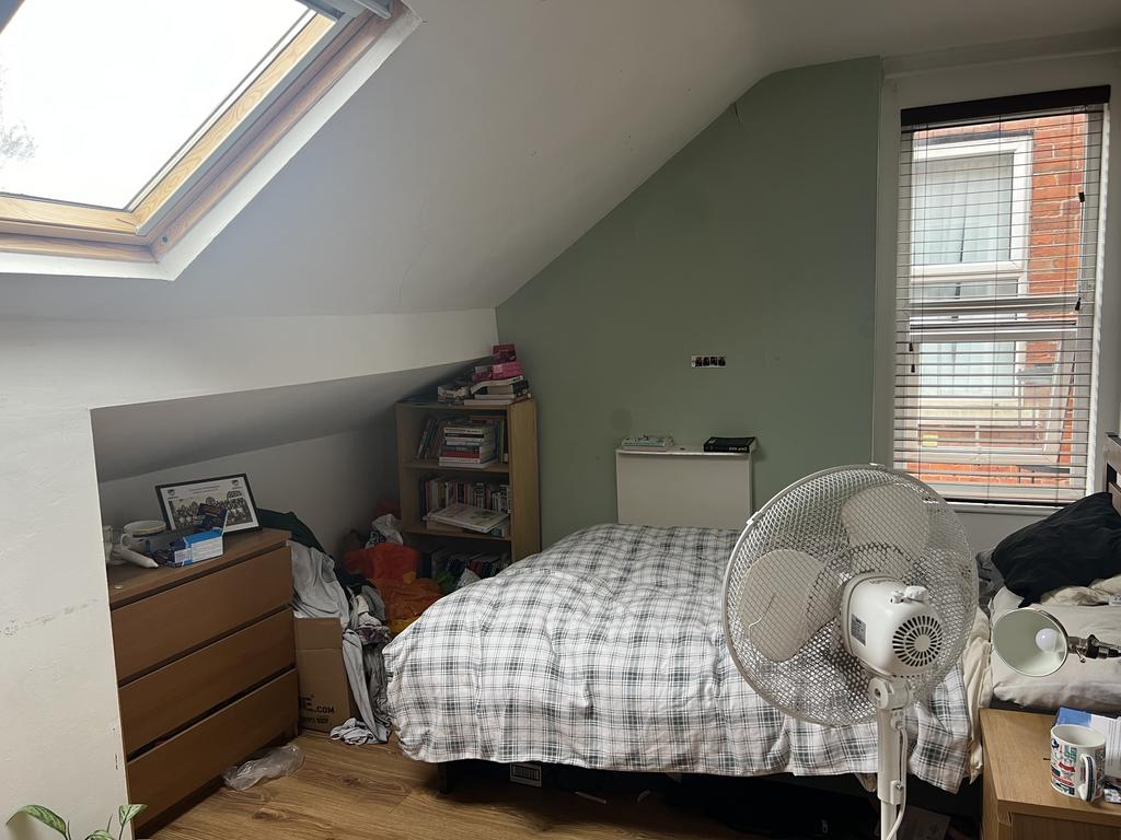 Bedroom 25.JPG