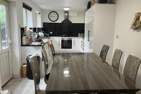 6 bedroom terraced house to rent, Nottingham NG7