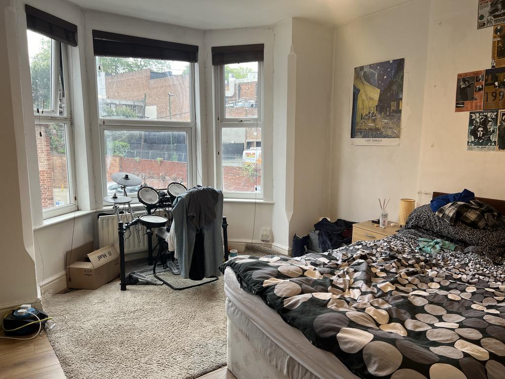 Bedroom 17.JPG