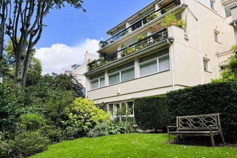 2 bedroom apartment for sale, Regents Park, London NW1