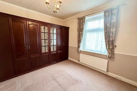 3 bedroom terraced house for sale, Third Avenue, Savile Park, Halifax