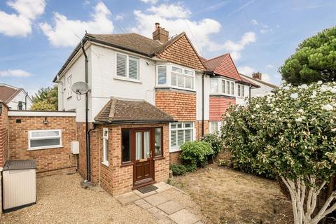 undefined, Dean Road, Hampton TW12