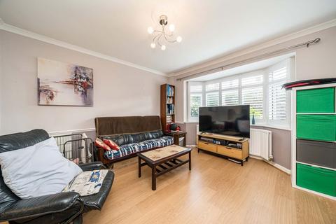 undefined, Dean Road, Hampton TW12