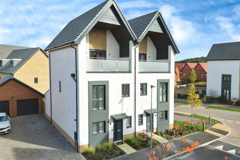 undefined, Dunlop Row, Berkshire RG45