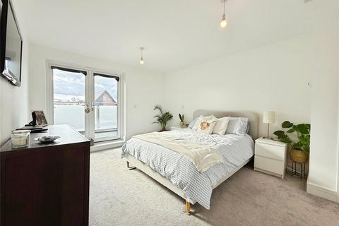 undefined, Dunlop Row, Berkshire RG45