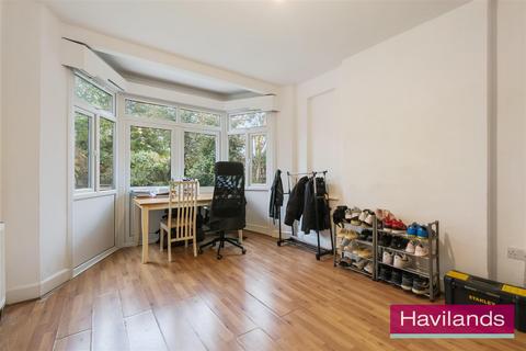 3 bedroom semi-detached house for sale, Firs Park Avenue, London