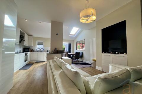 4 bedroom semi-detached house for sale, Chester Road Southport PR9 7HD