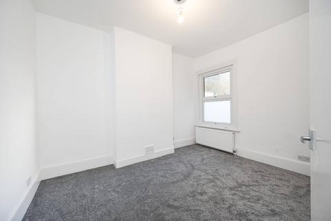 2 bedroom flat to rent, Hilsea Street, Clapton, London, E5