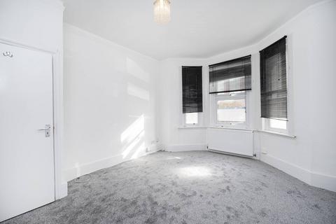 2 bedroom flat to rent, Hilsea Street, Clapton, London, E5
