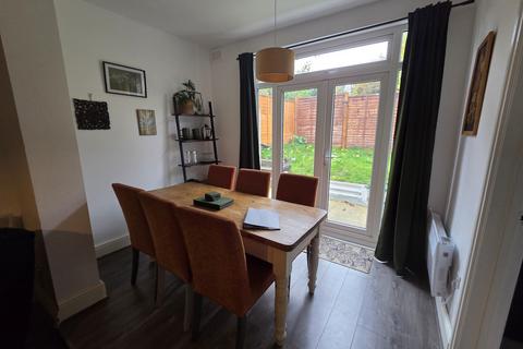 undefined, South Croydon CR2