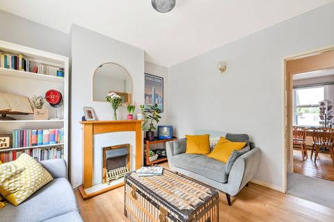 82 Broad Street, Wood Street Village, Guildford, GU3 3BE