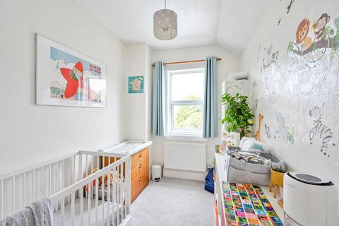 82 Broad Street, Wood Street Village, Guildford, GU3 3BE