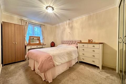 1 bedroom retirement property for sale, Southend Road, Billericay CM11