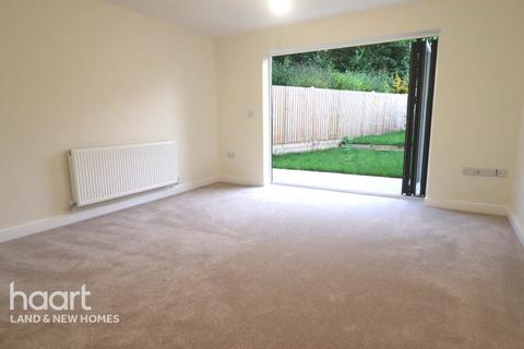undefined, Lutterworth LE17