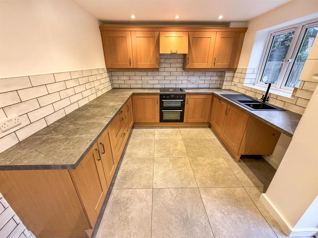 Kitchen/ Breakfast Room