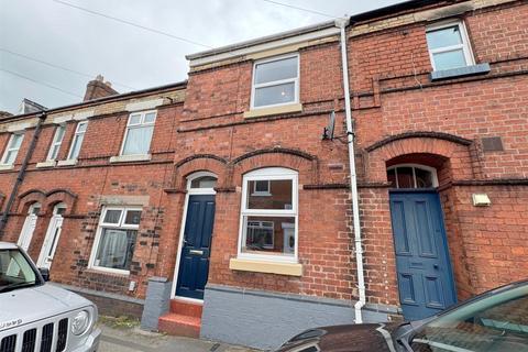 2 bedroom terraced house to rent, Talbot Street, Leek