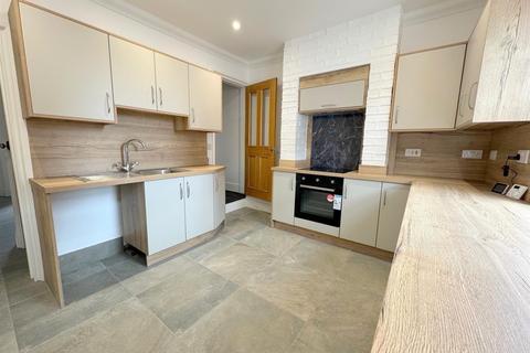 2 bedroom terraced house to rent, Talbot Street, Leek