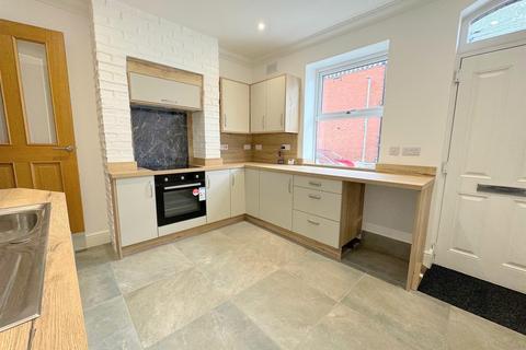 2 bedroom terraced house to rent, Talbot Street, Leek