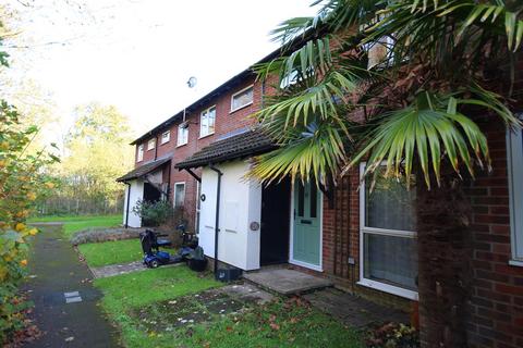 2 bedroom terraced house to rent, Harvester Way, Lymington
