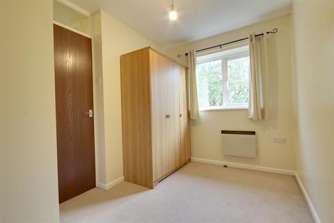2 bedroom terraced house to rent, Harvester Way, Lymington