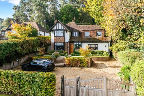 Blackwoods Bushey Croft, Oxted, RH8 9JX