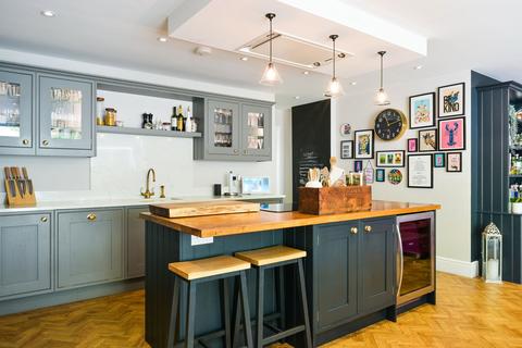 Blackwoods Bushey Croft, Oxted, RH8 9JX