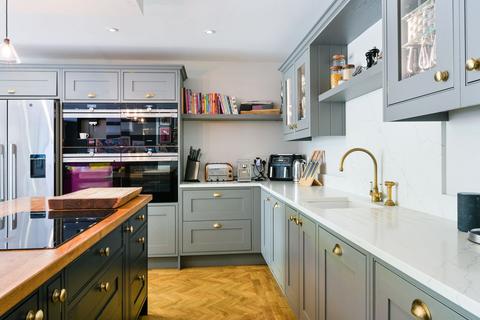 Blackwoods Bushey Croft, Oxted, RH8 9JX