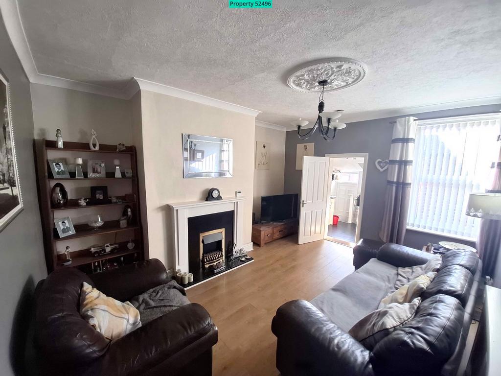Living Room 15'8 x 12'11