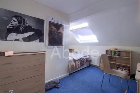 2 bedroom flat to rent, Flat 3 - 70 Victoria Road, Hyde Park, Leeds