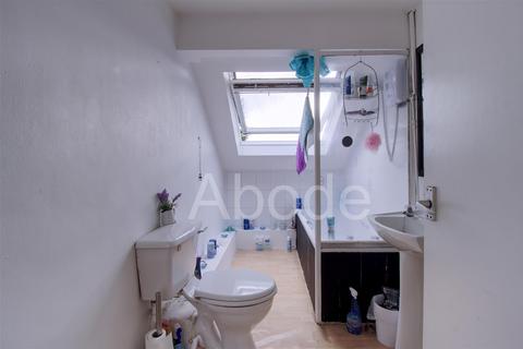 2 bedroom flat to rent, Flat 3 - 70 Victoria Road, Hyde Park, Leeds