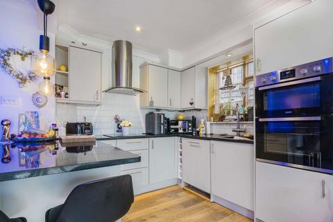 undefined, Groveley Road, Sunbury-On-Thames TW16