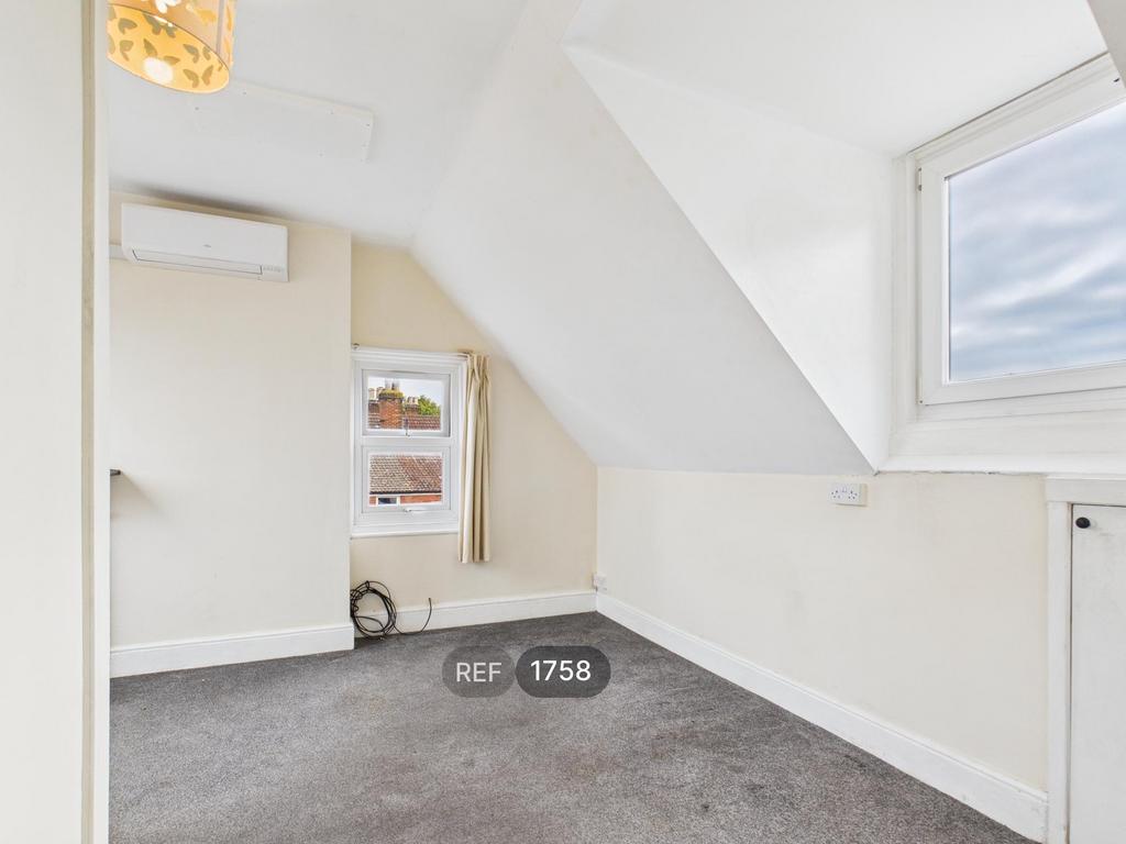 Kitchen/Living area