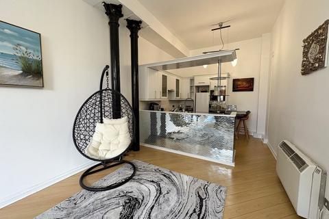 2 bedroom apartment for sale, Cottonfields, Bolton, BL7