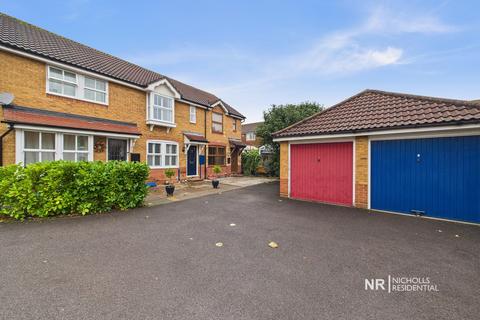 2 bedroom end of terrace house for sale, Hillier Place, Chessington, Surrey. KT9