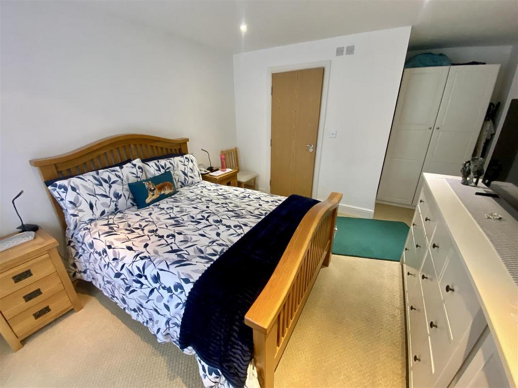 Bramleys Estate Agents - Huddersfield Road - Mirfi