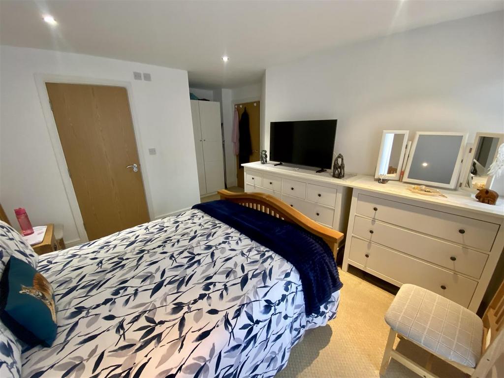 Bramleys Estate Agents - Huddersfield Road - Mirfi