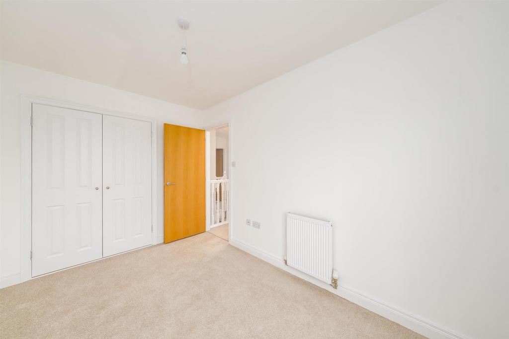 18 swan avenue-11.jpg