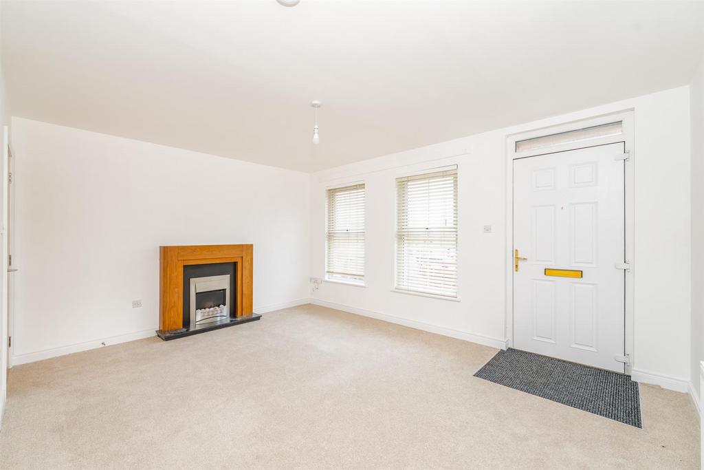 18 swan avenue-03.jpg