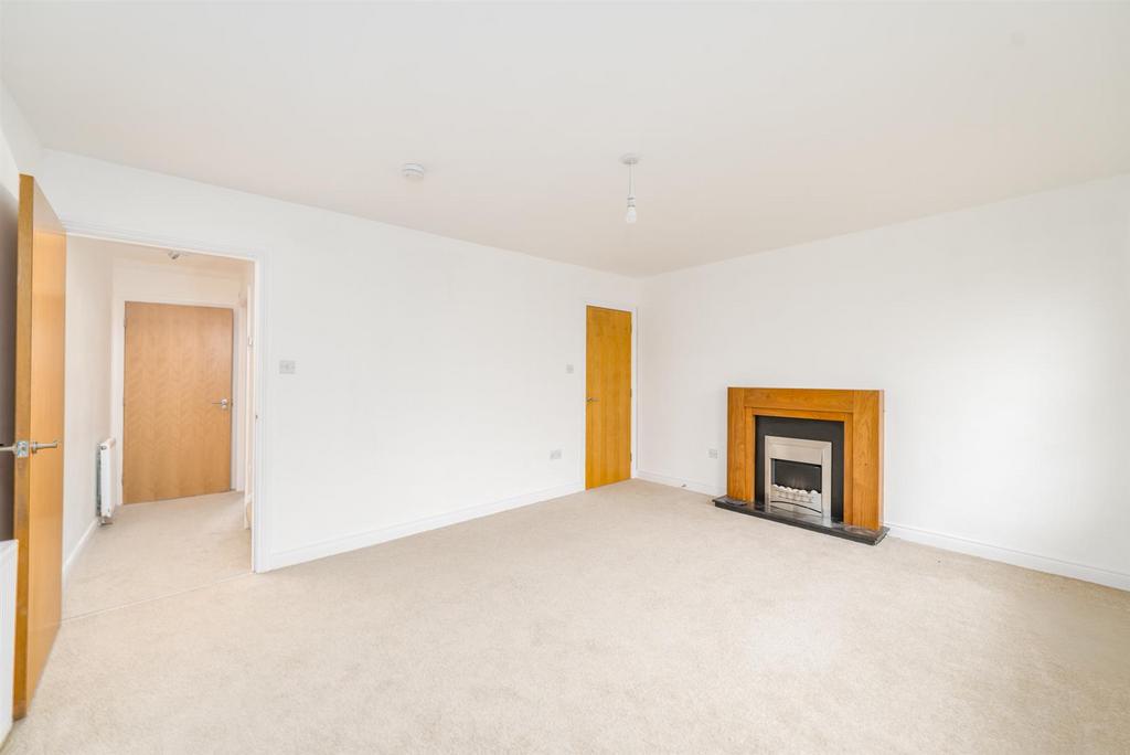 18 swan avenue-04.jpg