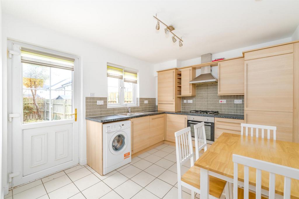 18 swan avenue-05.jpg