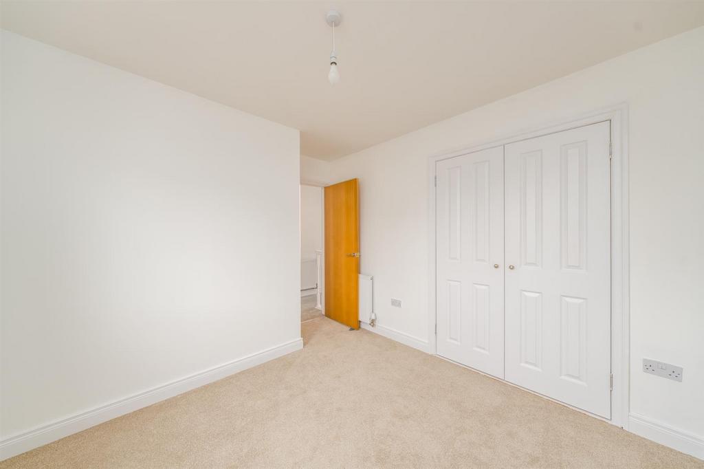 18 swan avenue-09.jpg