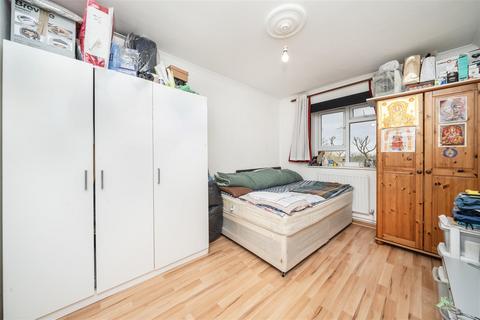 3 bedroom flat for sale, Grange Court, Old Ruislip Road, Northolt, UB5 6QJ