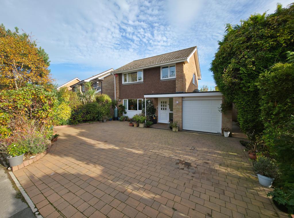 3 bed detached house for sale