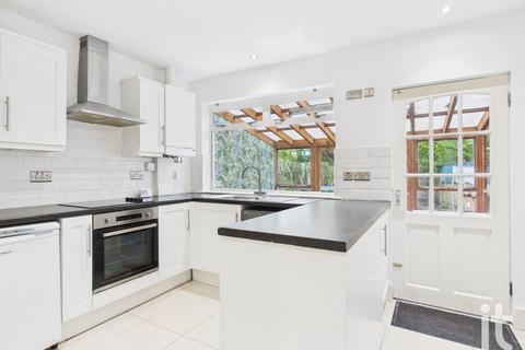 2 bedroom end of terrace house for sale, Bramhall Moor Lane, Hazel Grove, Stockport, SK7