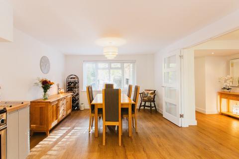 4 bedroom detached house for sale, Gable House, 13 Dog Close, Adderbury, Ox17 3ef
