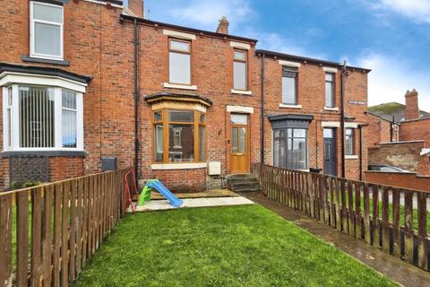 Victoria Avenue, Crook