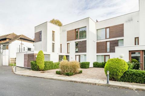 undefined, Rivermead Close, Teddington TW11