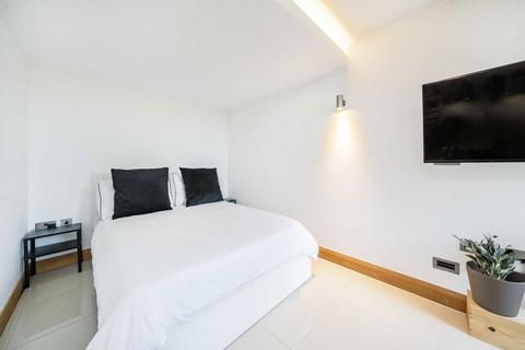 undefined, Rivermead Close, Teddington TW11