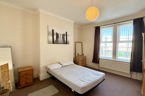 2 bedroom flat for sale, Shields Road, Newcastle upon Tyne NE6